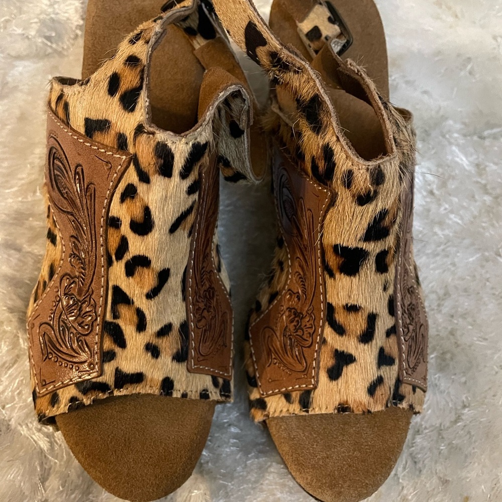 NWOT American Darling Hair On Hide Cheetah Platform Wooden Sandals Made In India